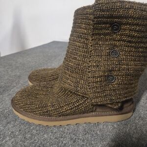 UGG Classic Cardy Winter Boots In Moss